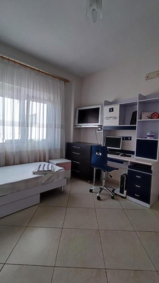 Lolu Apartment Plus Privat Parking Влёра Экстерьер фото